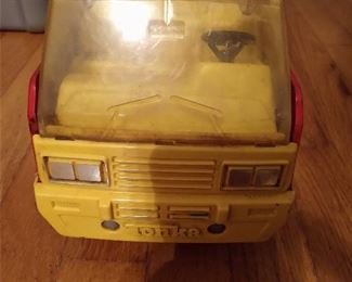 CLOSE-UP...TONKA VINTAGE METAL FIRE TRUCK