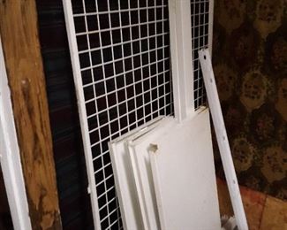 Grid back adjustable shelving