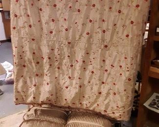 Luxurious king size bedding set
