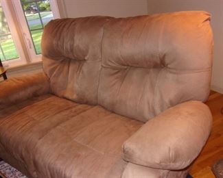 Matching reclining set of Sofa and Loveseat