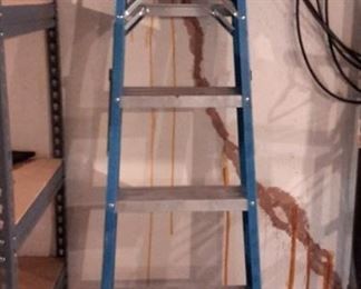 6' Ladder.