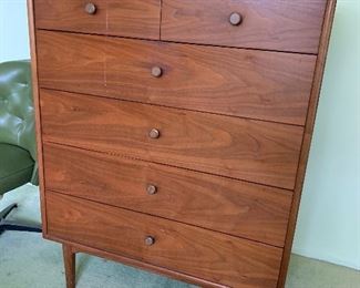 Lovely mid century modern dresser