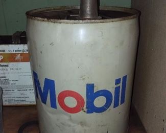 Mobil Oil Can