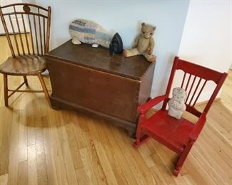 1800s antique trunk