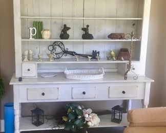 Farmhouse Style Sideboard 