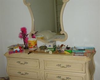 Dresser & Mirror