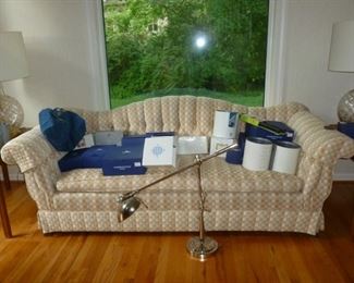 Nice sofa (down filled??)