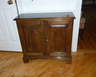 Foyer cabinet