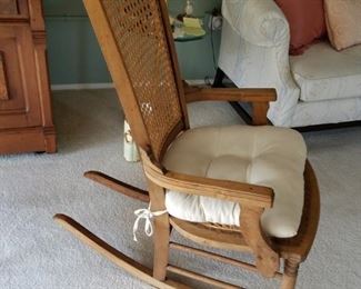 Antique solid wood came back and seat rocking chair with pad