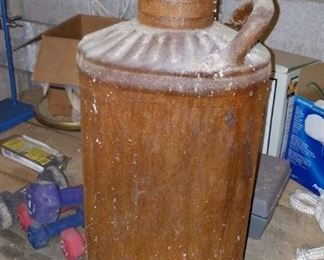 antique Davis Welding & Mfg Company 5 gallon oil can