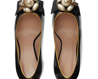 Gucci - Bee Embellished Leather Pumps, Size 39