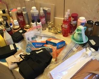 Bathroom items - main bath