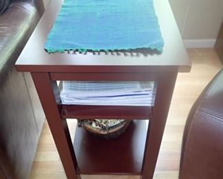 END TABLE WITH SHELF