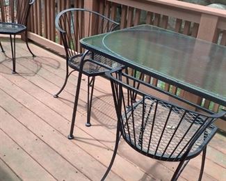OUT DOOR PATIO SET WITH CHAIRS