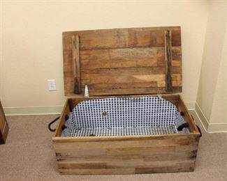 Rustic Wood Trunk