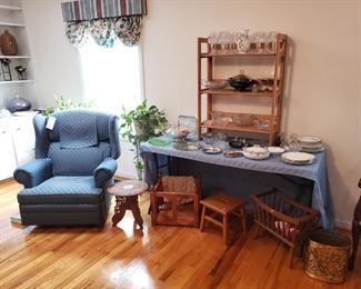Glassware, magazine rack, stool