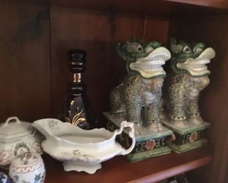 Lots of decorative items