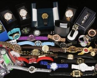 LOT #7088 - LARGE GROUP LOT OF COSTUME/FASHION WRISTWATCHES