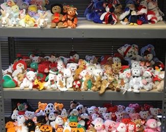 LOT #7139 - LOT OF (161) HOLIDAY THEMED BEANIE BABIES
