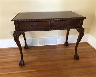 Ball & Clawfoot table