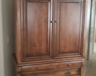Part of bedroom set..all pieces priced separate