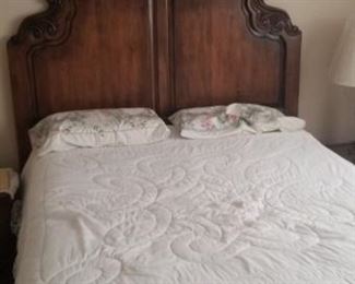 Bed that matches bedroom set