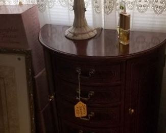 Jewelry cabinet