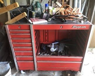 VINTAGE SNAP ON TOOL CHEST WITH CONTENTS