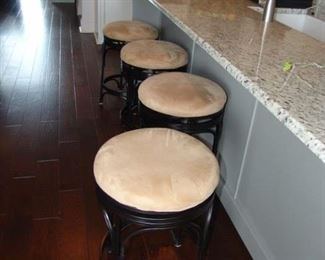 Set of 4 metal bar stools