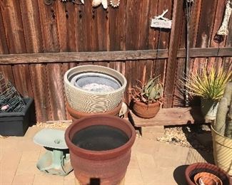 Pots and outdoor decor