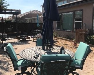 4 seat patio set with umbrella