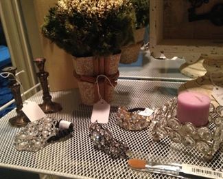 Other vanity accessories