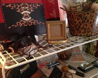 Leopard art; leopard planter; readers