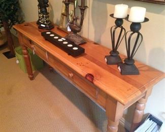 Sofa table/narrow desk