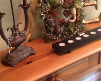 Miscellaneous decor