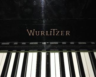 WURLITZER UPRIGHT PIANO