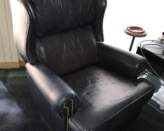 LEATHER RECLINER