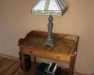VINTAGE STAINED GLASS LAMP