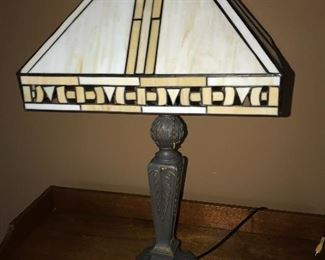 VINTAGE STAINED GLASS LAMP