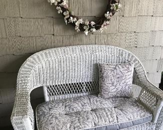 WICKER OUTDOOR LOVESEAT