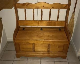 VINTAGE DEACONS BENCH