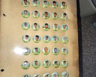 VINTAGE MAJOR LEAGUE BASEBALL PLAYER PINBACK BUTTONS