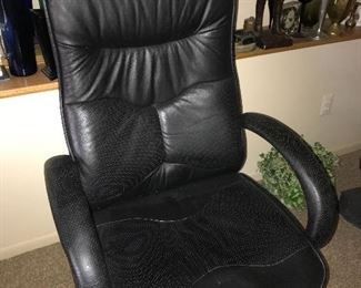 LEATHER OFFICE CHAIR