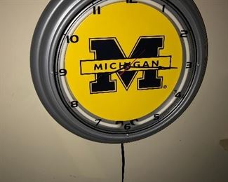 MICHIGAN WOLERINES NEON WALL CLOCK