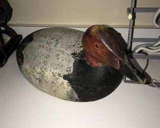 HAND CARVED AND PAINTED WOODEN DUCK