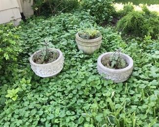 LAWN ORNEMENTS