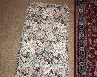 AREA RUG