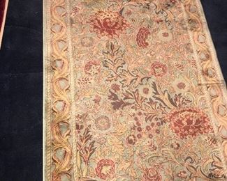 AREA RUG