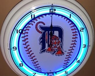 DETROIT TIGERS NEON CLOCK 18"
