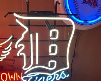 DETROIT TIGERS NEON SIGN